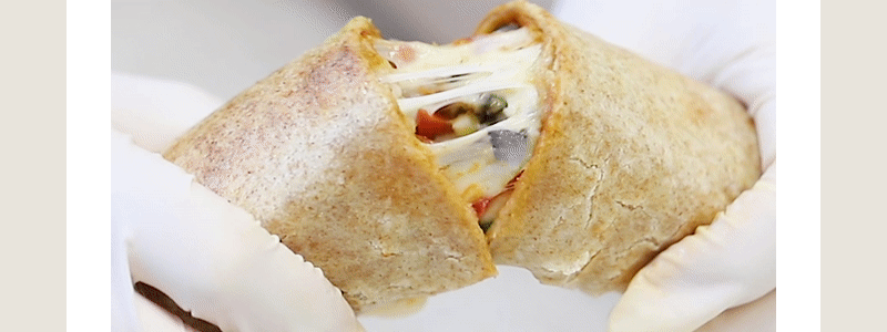 치즈와 야채가 들어간 크레페 : 