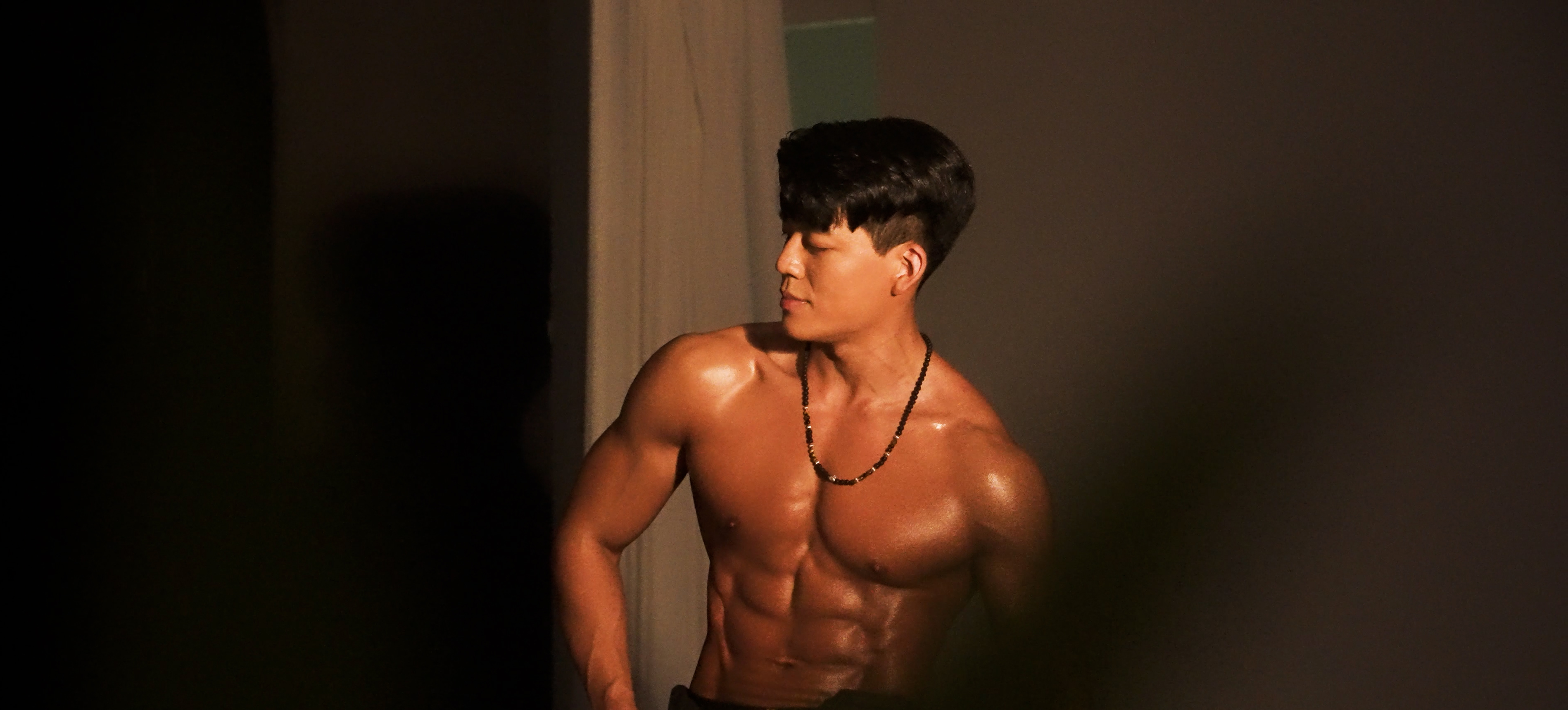 권혁 X 더웨이트컴퍼니