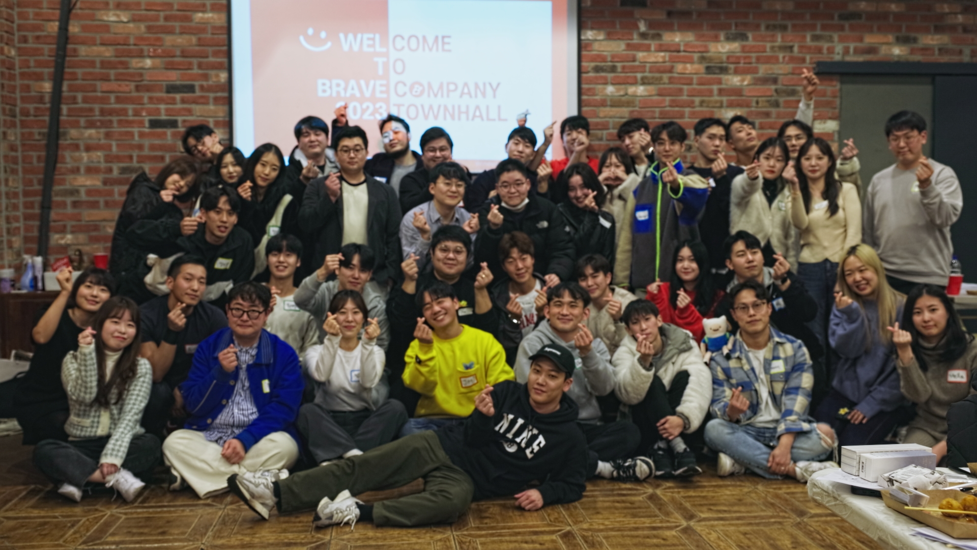 https://media.hity.io/prod_add6e822-a06f-4797-bd99-6157480f1a2e단체샷_1.1.3.jpg