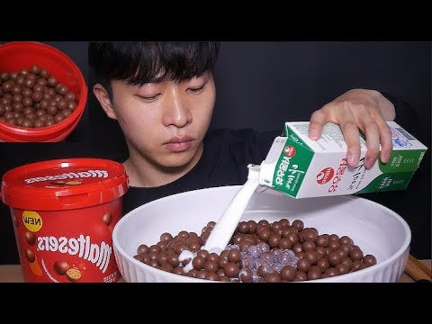 몰티져스를 우유랑 같이 먹어봅시다 !